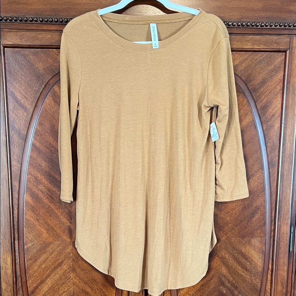 Zenana Outfitters Camel 3/4 Sleeve Top